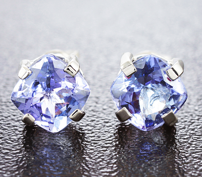 Золото Пусеты с танзанитами