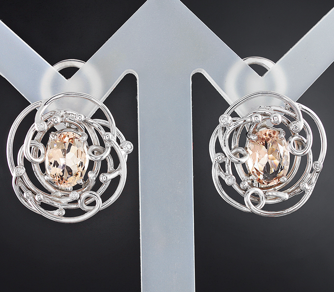 Золото Серьги с морганитами и бриллиантами