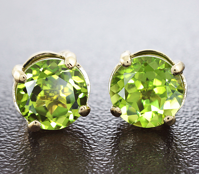 Золото Пусеты с перидотами