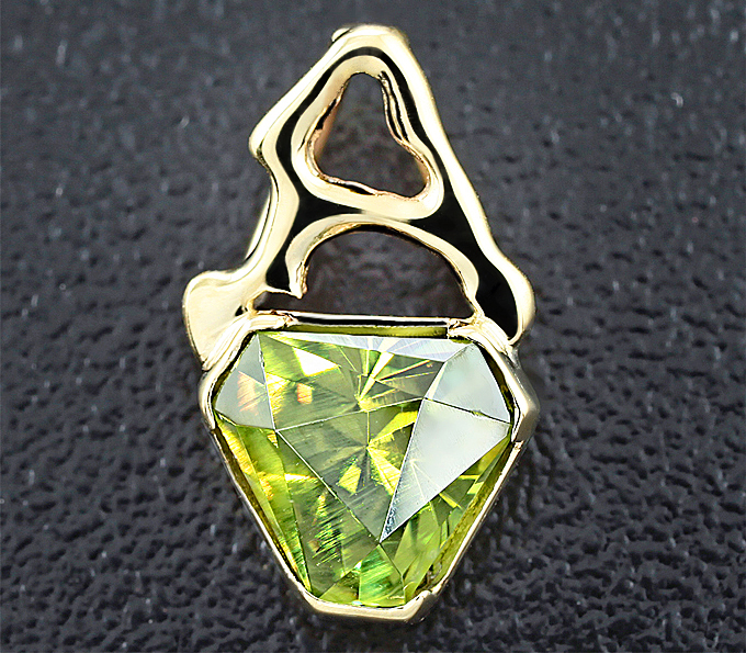Золото Кулон с уральским демантоидом авторской огранки