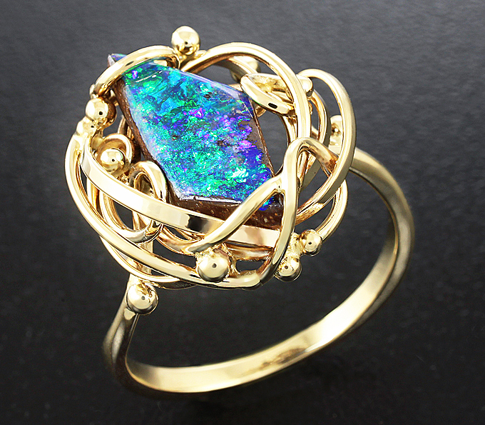 Золото Кольцо с австралийским болдер опалом