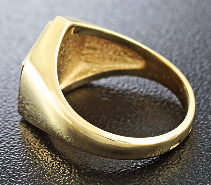 Перстень-печатка из комбинированного золота