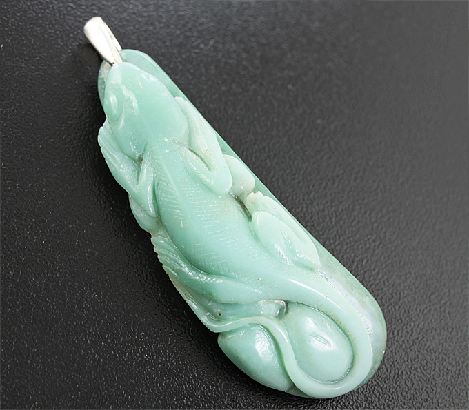 Серебро 925 Камея-подвеска «Ящерка» из цельного нефрита