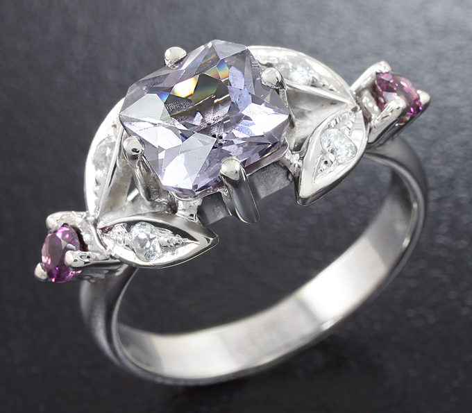 Серебро 925 Кольцо c кобальтовой шпинелью, родолитами гранатами и лейкосапфирами