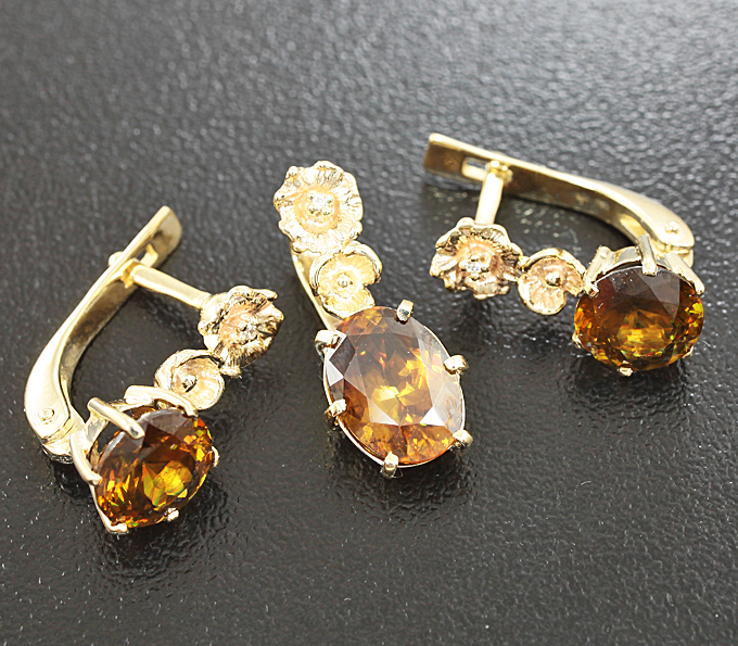 Золото Комплект со сфенами и бриллиантами