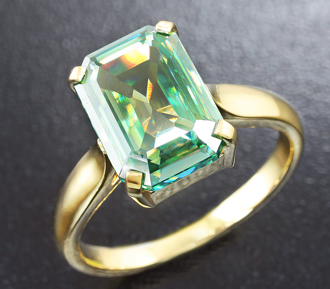 Золото Кольцо c муассанитом