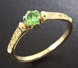 Кольцо с уральским демантоидом и сапфирами