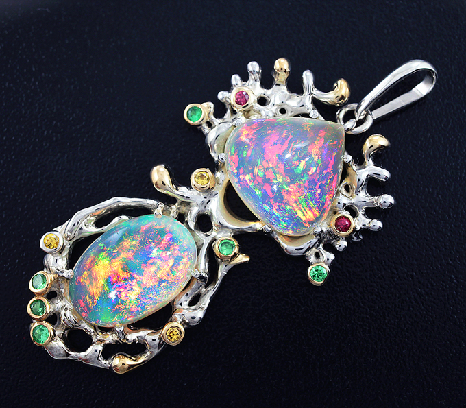 Серебро 925 Кулон с кристаллическими эфиопскими опалами, сапфирами и цаворитами
