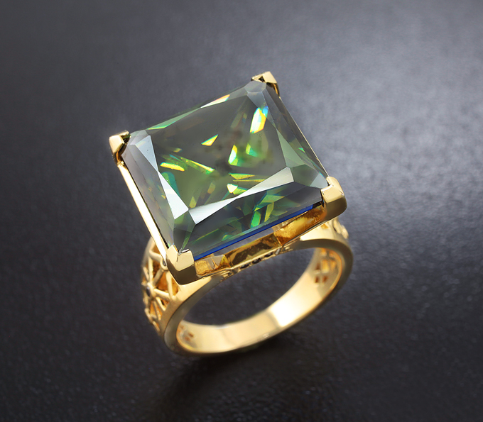 Золото Кольцо с муассанитом и черными бриллиантами