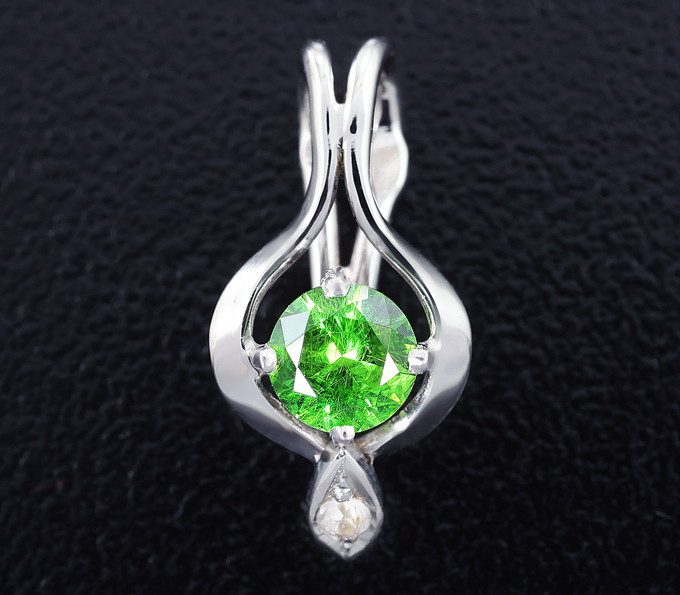 Золото Кулон с демантоидом гранатом и цирконом