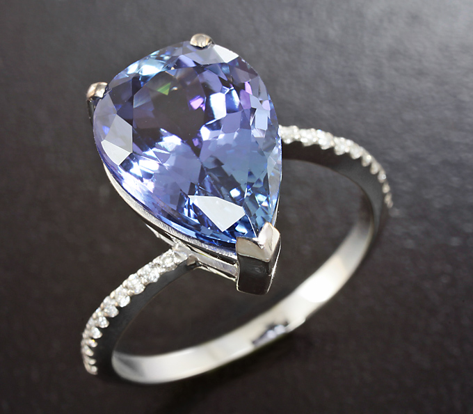 Золото Кольцо с танзанитом и бриллиантами