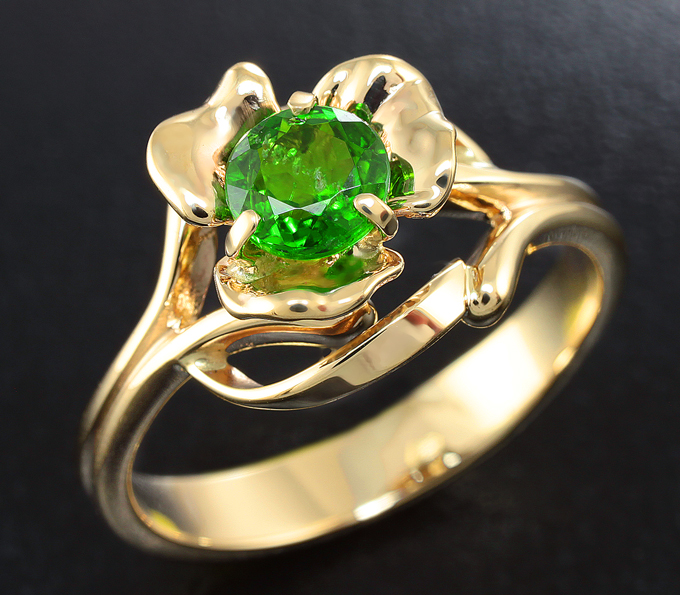 Золото Кольцо c хромдиопсидом