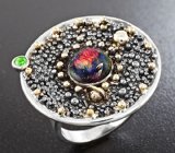 Кольцо c кристаллическим черным опалом и цаворитом гранатом