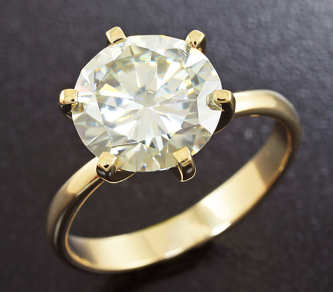 Золото Кольцо с муассанитом