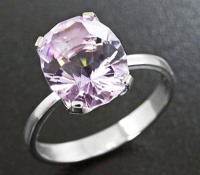 Серебро 925 Кольцо c аметистом топовой огранки