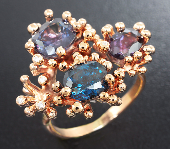 Золото Кольцо с гранатами и бриллиантами