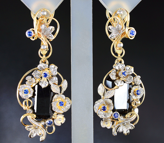 Золото Cерьги с турмалинами шерлами и синими сапфирами