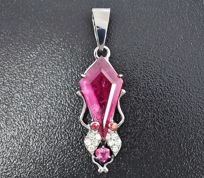Серебро 925 Кулон с рубеллитом турмалином, красными и бесцветными сапфирами