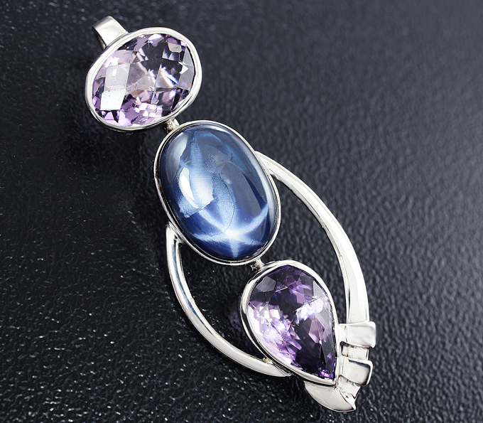 Золото Кулон со звездчатым сапфиром и скаполитами