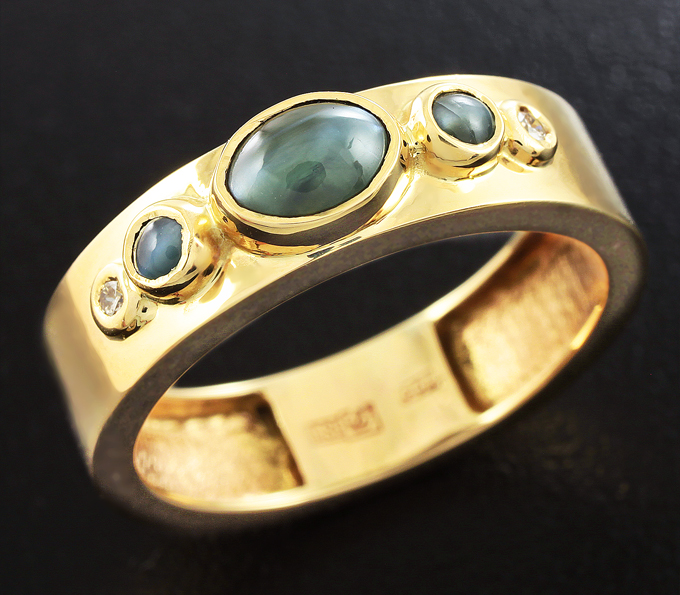 Золото Кольцо с александритами и бриллиантами