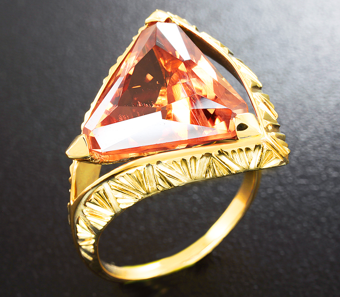 Золото Кольцо с солнечным камнем