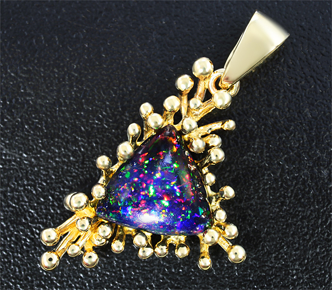 Золото Кулон с кристаллическим черным опалом