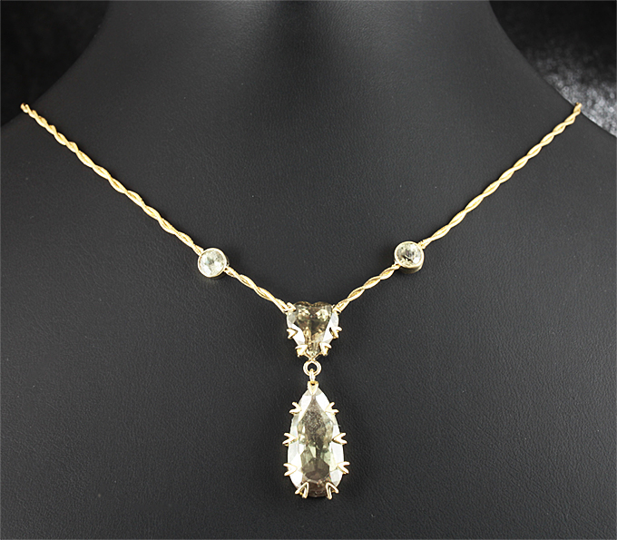 Золото Колье с диаспорами