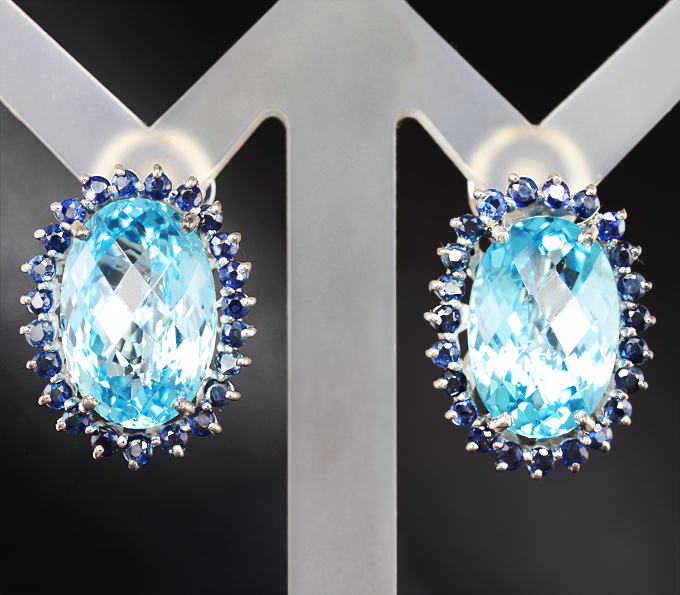 Золото Cерьги с голубыми топазами и синими сапфирами