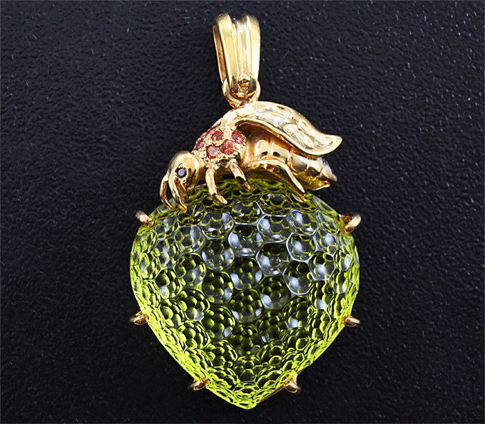 Серебро 925 Кулон с крупным цитрином авторской огранки, ярко-оранжевыми сапфирами и черными шпинелями