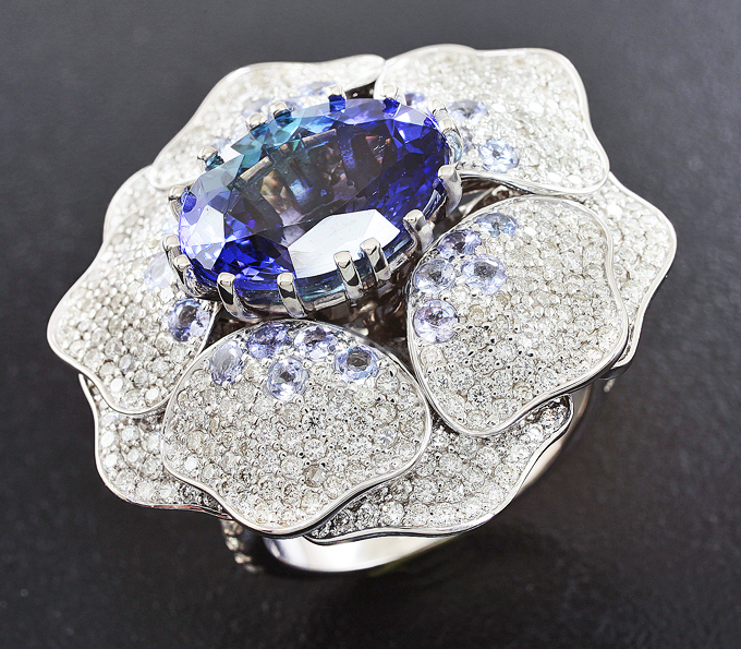 Золото Кольцо с танзанитами и бриллиантами