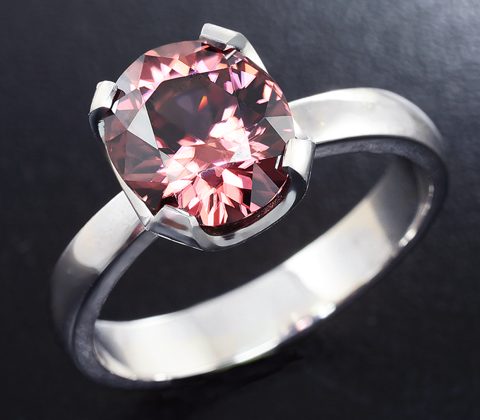 Серебро 925 Кольцо с чистейшим цирконом