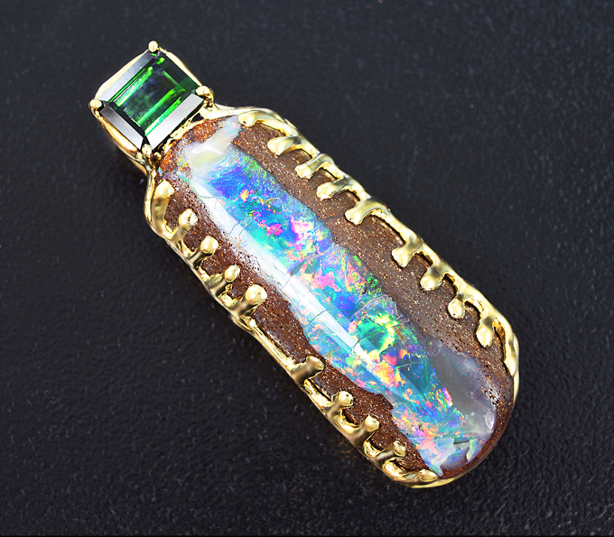 Золото Кулон с роскошным австралийским болдер опалом и турмалином