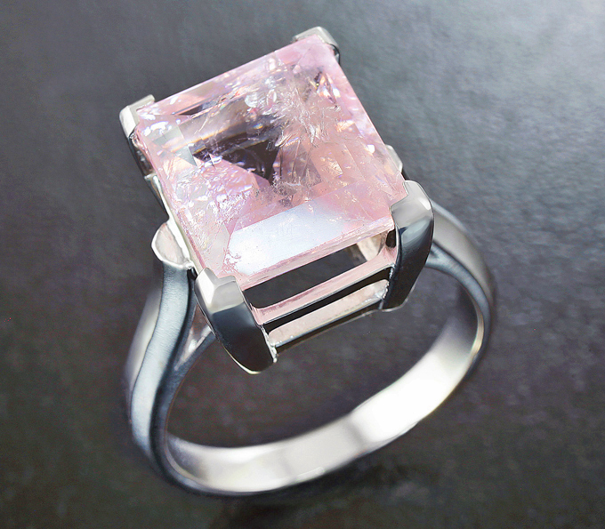 Золото Кольцо c морганитом