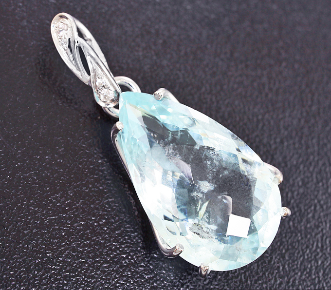 Серебро 925 Кулон с аквамарином и бесцветными цирконами