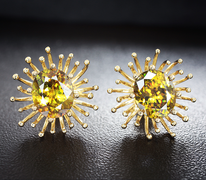 Золото Пусеты с золотистыми сфенами