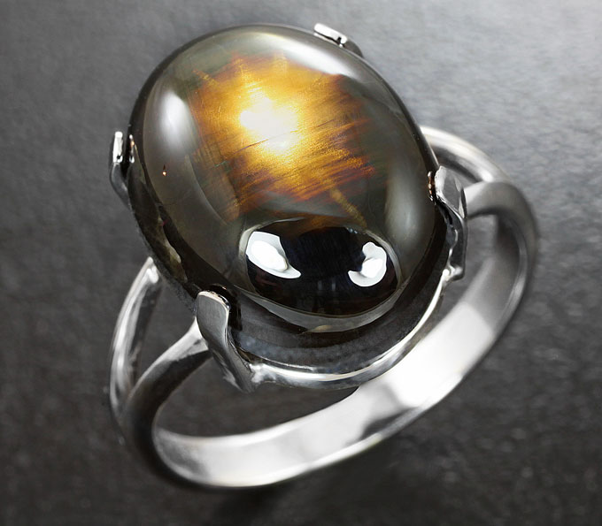 Золото Кольцо со звездчатым сапфиром