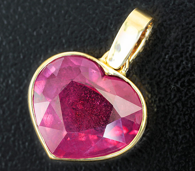 Золото Кулон с рубином