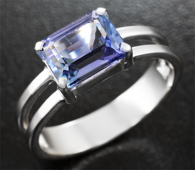 Золото Кольцо с танзанитом