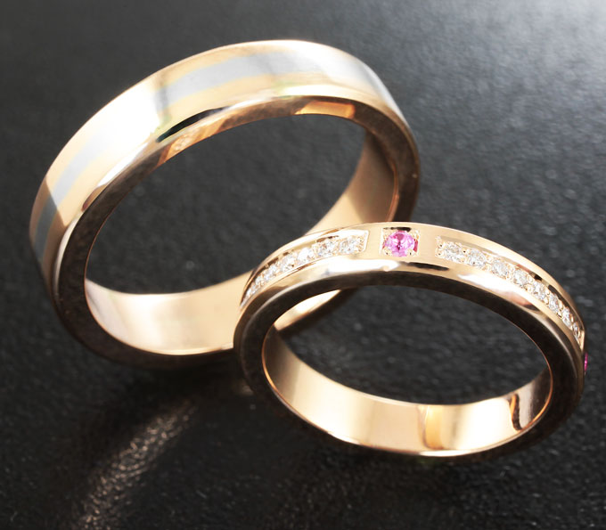 Золото Обручальные кольца с розовыми сапфирами и бриллиантами