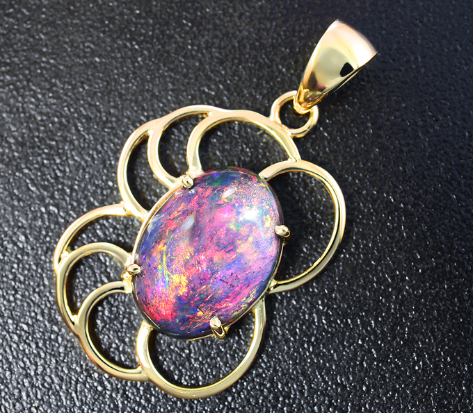 Золото Кулон с кристаллическим черным опалом