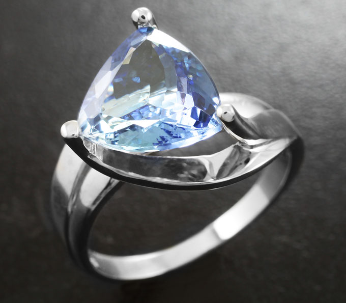 Золото Кольцо с танзанитом