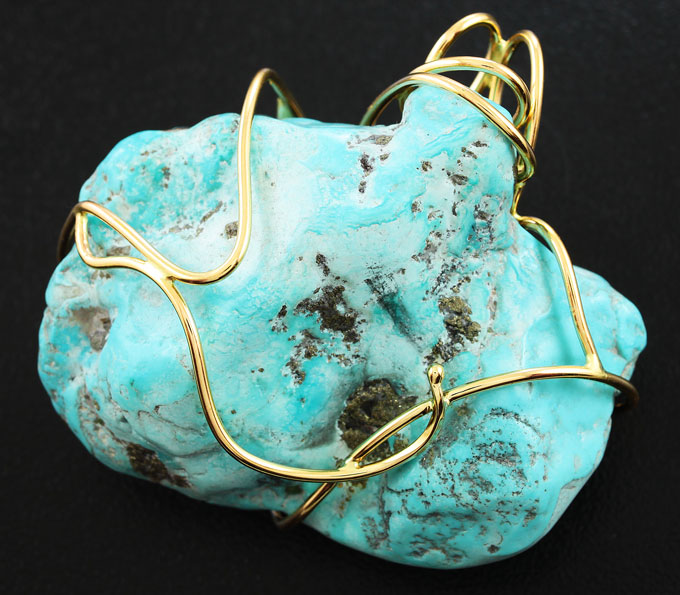 Золото Брошь/кулон с аризонской бирюзой сорта «Sleeping Beauty»