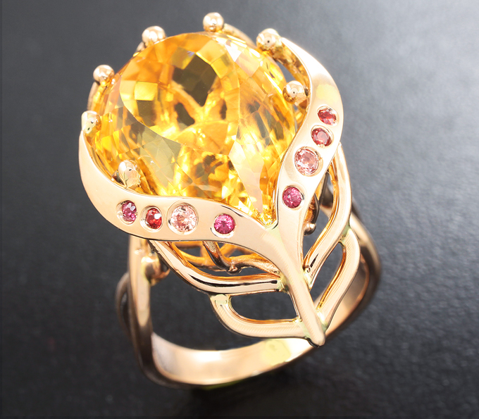 Золото Кольцо с цитрином и сапфирами