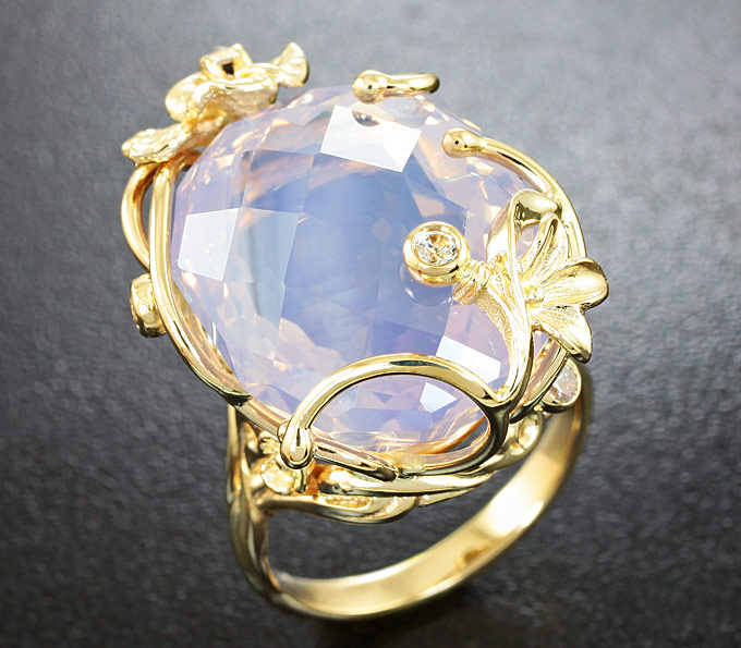 Золото Кольцо с лавандовым аметистом и лейкосапфирами