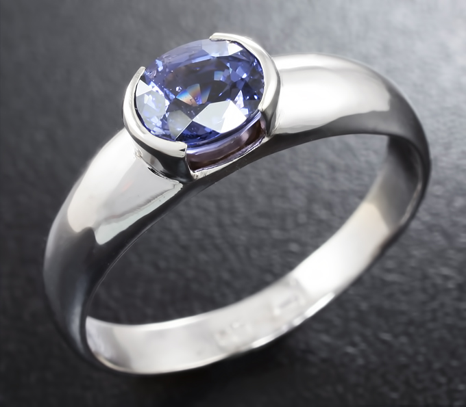 Золото Кольцо с редкой синей шпинелью