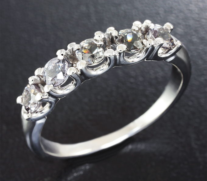 Золото Кольцо с гранатами со сменой цвета