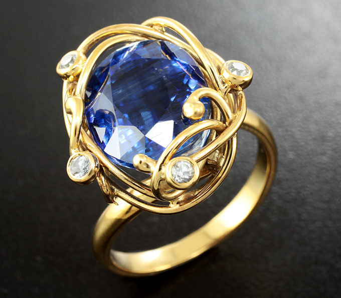 Серебро 925 Кольцо с кианитом и бесцветными цирконами