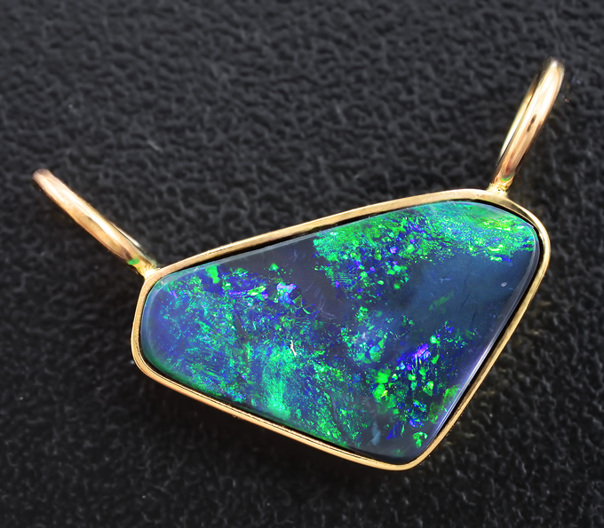 Золото Кулон с австралийским черным опалом