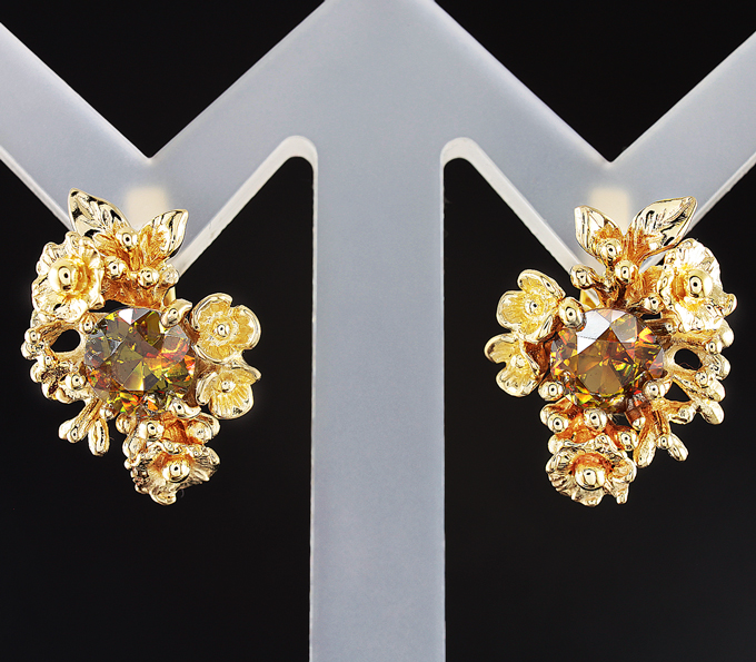 Золото Серьги со сфенами