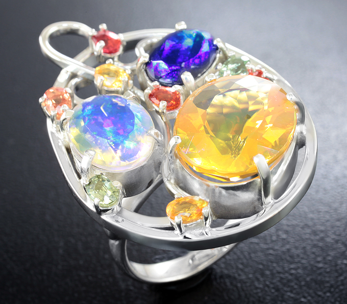 Серебро 925 Кольцо c ограненными опалами и разноцветными сапфирами